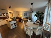 Foto - Schöne, neuwertige 4-Zimmer-EG-Wohnung mit Balkon und EBK