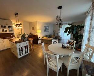 Schöne, neuwertige 4-Zimmer-EG-Wohnung mit Balkon und EBK - Marburg Marbach