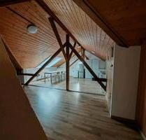 Helle moderne 4-Zimmer-DG-Wohnung (Baujahr 2016) mit Stellplatz - Gachenbach