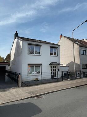 Foto - Wohnhaus mit 10 Garagen – vollvermietet – provisionsfrei
