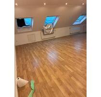 Helle 1-Zimmer Dachgeschosswohnung in Harheim - Frankfurt am Main Bonames