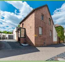 Haus mit Garten und Garage zu verkaufen - Eschweiler