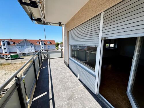 Foto - Großzügige 3-Zimmer-Wohnung mit Stellplatz in schöner Lage von Si