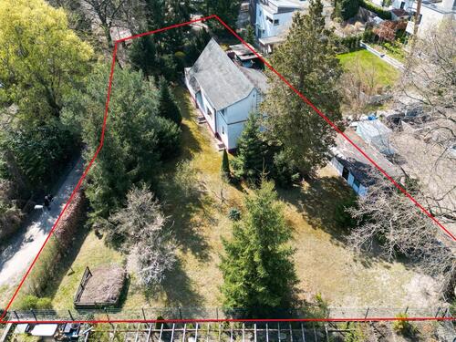 Foto - Grosses Baugrundstück mit Altbestand für moderne Bauhausvilla mit Staffelgeschoss