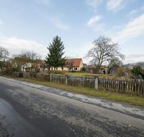 Wohhaus mit Stall- ud Garagengebäude 1948 m² großes Grudstück - Burghaslach