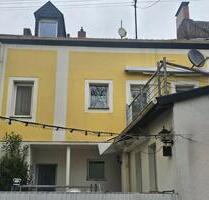 Haus mit 6 Wohneinheiten, 2 Terrassen und Keller - Saarbrücken Brebach-Fechingen