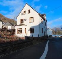 Reiheneckhaus Moselnähe, 6 Zi, Hof, Balkon, Sanierungsobjekt - Kröv