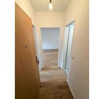 Erstbezug nach Sanierung – Stilvolles Dachgeschoss-Apartment mit Rheinblick in Düsseldorf-Himmelgeist