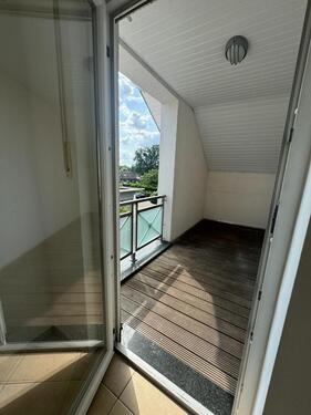 Foto - Freie behindertengerechte Dachgeschoßwohnung ab sofort