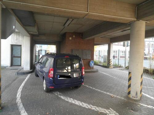 Foto - Pkw Stellplatz OB direkt an Fußgängerzone Marktstr. - überdacht