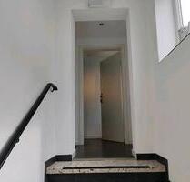 Wohnung Dachgeschoss mit Einbauküche, Wäschekammer, Balkon - Ebsdorfergrund