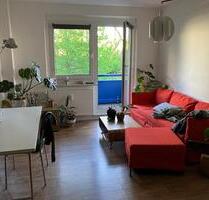 Helle und zentrale Wohnung mit tollem Balkon ins Grüne:) - Magdeburg