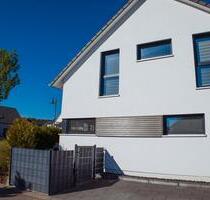 Traumhaus in Tiefenbronn – KfW55, Photovoltaik, Doppelgarage