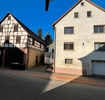 Wohnhaus Scheune Nebengebäude - 123.456,00 EUR Kaufpreis, ca.  212,00 m² in Höpfingen (PLZ: 74746)