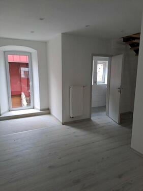 Foto - Wohnung 100m² 3 Zimmer - 700,00&nbsp;EUR Kaltmiete, ca.&nbsp; 100,00&nbsp;m&sup2;