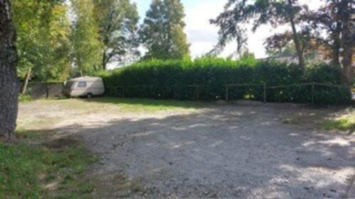 Foto - Stellplätze Außengelände Wohnmobil Wohnwagen Niederkrüchten