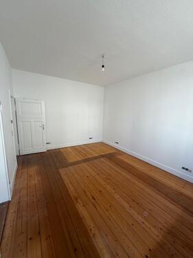 Foto - Stilvolle 4-Zimmer-Altbauwohnung mit Balkon in ruhiger Lage