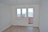 Foto - sanierte 3-Raum-Wohnung, Badewanne, Balkon! Bezug ab 01.09.2025 möglich!