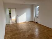 Foto - Wohnung 4,5 Zimmer mit Balkon - 750,00 EUR Kaltmiete,