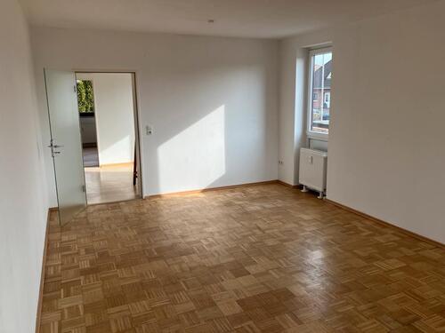 Foto - Wohnung 4,5 Zimmer mit Balkon - 750,00 EUR Kaltmiete,