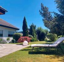 Winkelbungalow mit schönem Garten - Dietingen