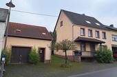 Foto - Wohnhaus mit Garage ANZEIGE NOCH IN BEARBEITUNG!