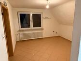 Foto - 3 Zimmer DG-Wohnung ca. 55qm - 300,00&nbsp;EUR Kaltmiete, ca.&nbsp; 55,00&nbsp;m&sup2;