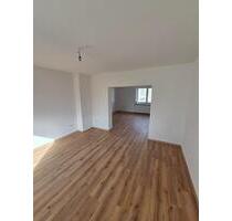 Traumhafter Ausblick - 5 ZKB 110 qm mit Balkon und Gartennutzung - Rotenburg an der Fulda