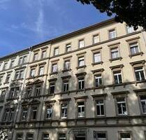 Großzügige 4-Raum-Altbauwohnung am Schillerplatz - Chemnitz Großzügige 4-Raum-Altbauwohnung am Schillerplatz - Chemnitz