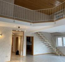 Trier-Zewen, schicke 3,5-Zimmer-Galeriewohnung mit Einbauküche und Balkon
