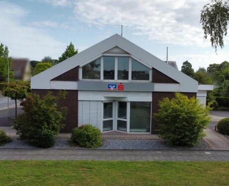 Foto - Helle, ruhige, großzügige Dachgeschosswohnung