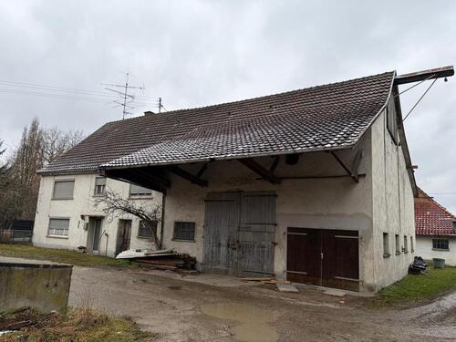 Foto - Altes Haus mit Stadel und mehrere Garagen in Burgrieden