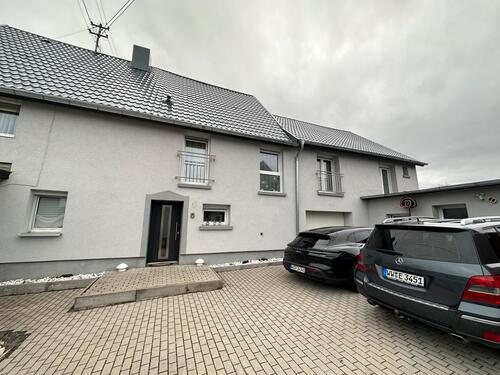 Foto - 2 Häuser ca. 220 m² Garage, Garten und Büro Viel Platz!