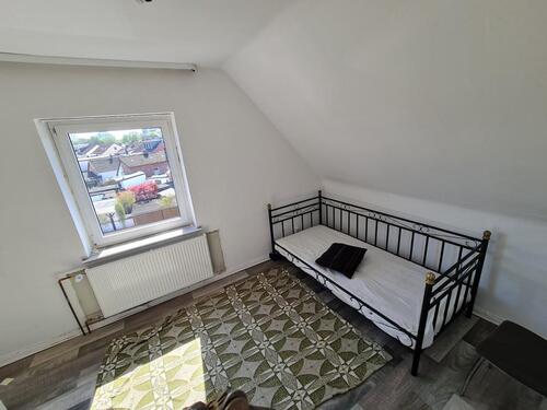 Foto - Möbiliertes WG Zimmer HM Zentral Einbauküche WLAN Eckwanne Garten