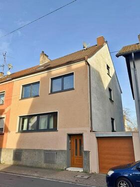 Foto - Modern saniertes EFH mit 170m², 5 Schlafzimmer, Innenhof & Garage