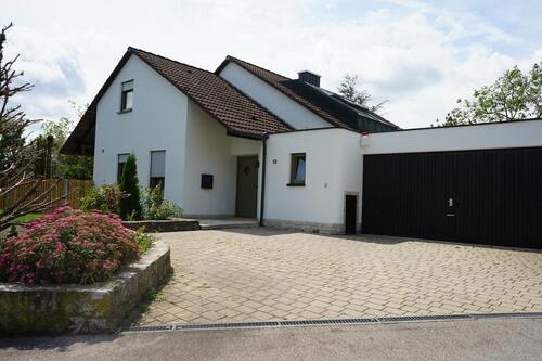Foto - ***GROßES EINFAMILIENHAUS MIT SCHÖNEM GARTEN, GARAGE, SAUNA***