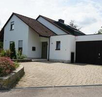 ***GROßES EINFAMILIENHAUS MIT SCHÖNEM GARTEN, GARAGE, SAUNA*** - Feuchtwangen