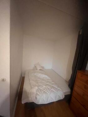 Foto - 1 Zimmer Dachgeschoßwohnung zur Miete in Stuttgart