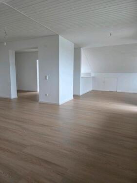 Foto - Moderne 3,5 Zimmer-DG-Wohnung - Perfekt für Singels und Paare