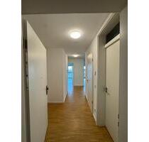 Neuwertige 2-Zimmer-Wohnung mit Balkon, Aufzug & Tiefgarage in Bonn