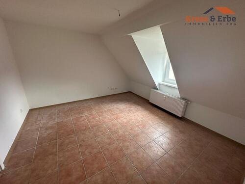 Foto - Gemütliche 2-Zimmer-Dachgeschosswohnung mit Einbauküche im Herzen von Schlüchtern