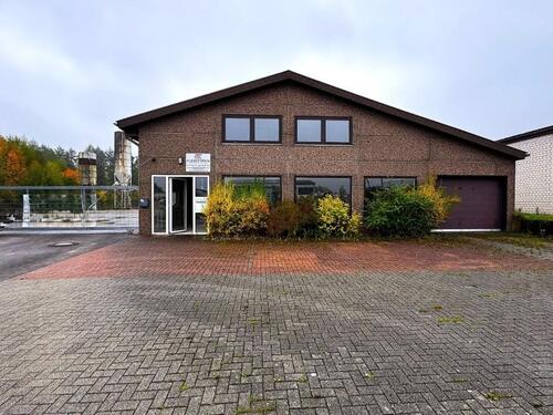 Foto - Geräumige Gewerbefläche in Bad Driburg mit Lagerhalle, Büro und großzügiger Freifläche zu vermieten