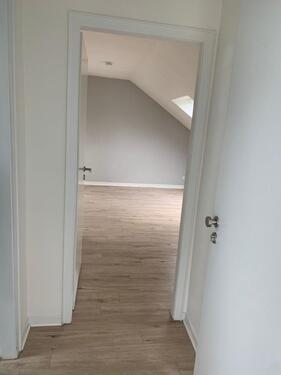 Foto - 2 Zimmer, Einbauküche und Einbauschrank im Schlafzimmer im 3-Fami