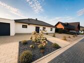 Foto - Moderner Bungalow mit Doppelgarage & 915 m² Grundstück nahe WOB