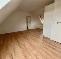 Exkl. 2 Zimmer DG-Wohnung+Einbauküche, Hanau Mitte -nähe Klinikum
