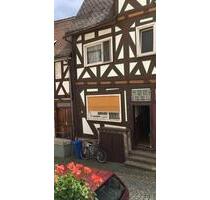 Charmante Doppelhaushälfte - 95.000,00&nbsp;EUR Kaufpreis, ca.&nbsp; 70,00&nbsp;m&sup2; in Biedenkopf (PLZ: 35216)