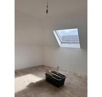 4 Zimmer Dachgeschoss Wohnung - 1.000,00&nbsp;EUR Kaltmiete, ca.&nbsp; 85,00&nbsp;m&sup2; in Solingen (PLZ: 42719) Wald