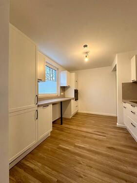 Foto - Erstbezug nach Sanierung: großzügige 3-Zimmer-Wohnung mit Garten