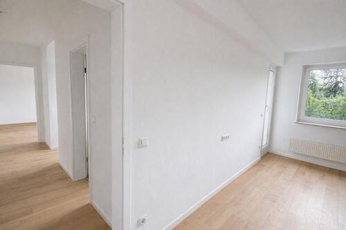 Foto - Komplett renovierte 2-Zimmer Wohnung geeignet für 2er WG