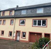 Großes Einfamilienhaus mit Garten, Küche und Möbeln - Manderscheid